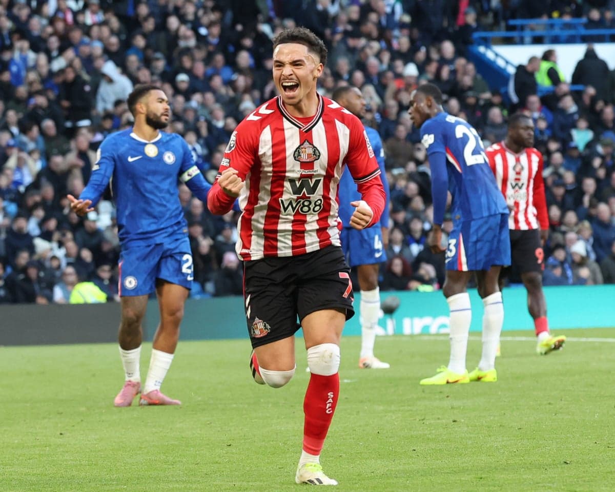 Jugador de Sunderland celebra un gol contra Chelsea