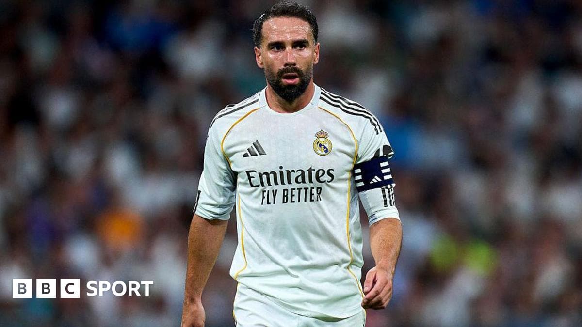 Jugador de Real Madrid con brazalete de capitán