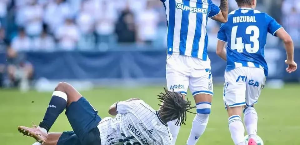 Lech Poznan contra Aarhus en el campo