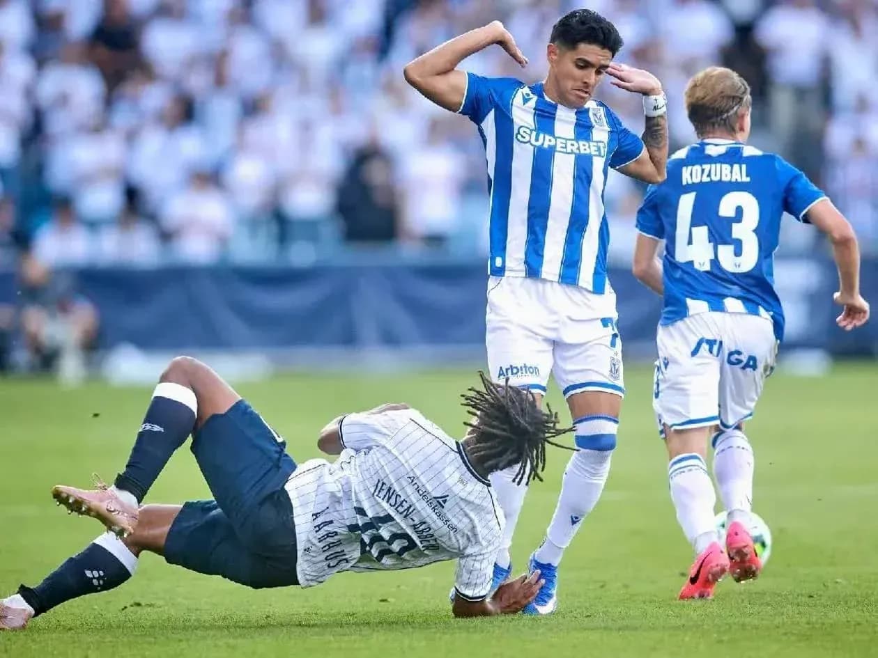 Lech Poznan contra Aarhus en el campo