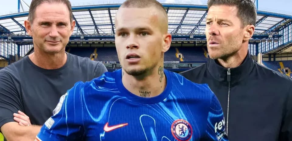 Tres hombres en el estadio de Chelsea