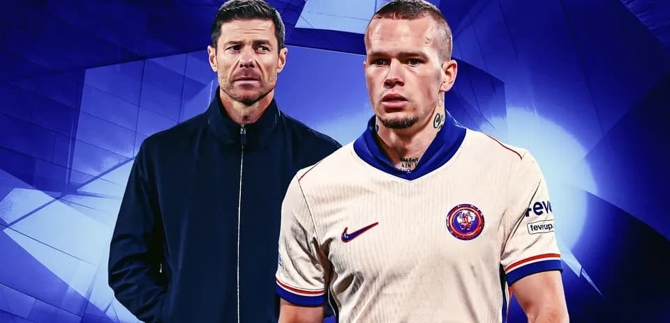 Entrenador y jugador en fondo azul