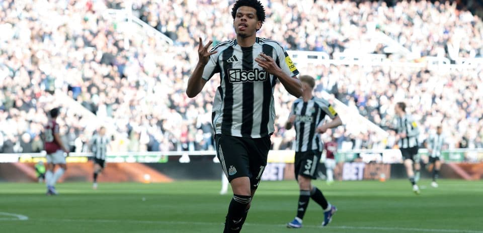 Jugador de Newcastle celebrando un gol