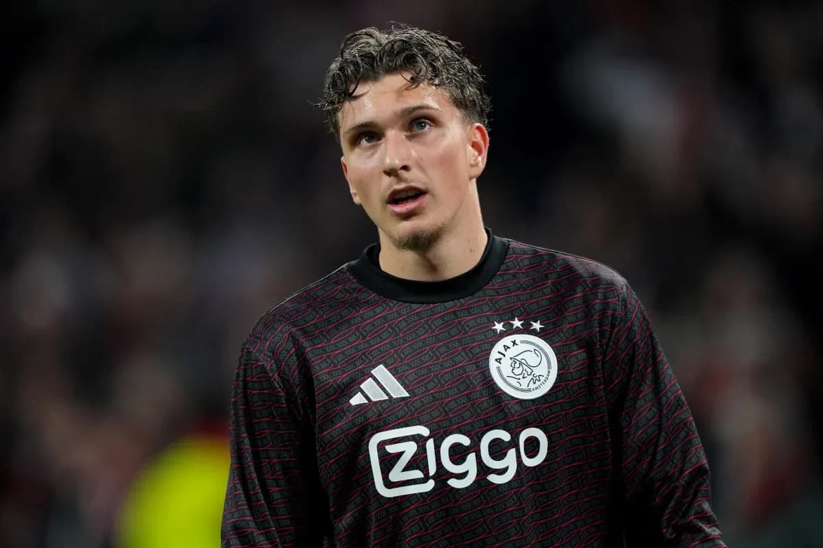Portero de Ajax en el campo durante el partido