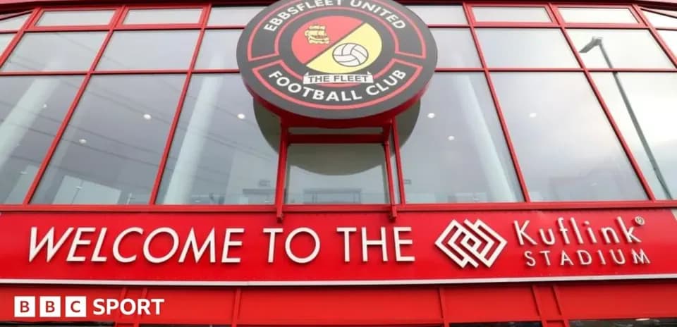 Exterior del estadio Kuflink de Ebbsfleet United