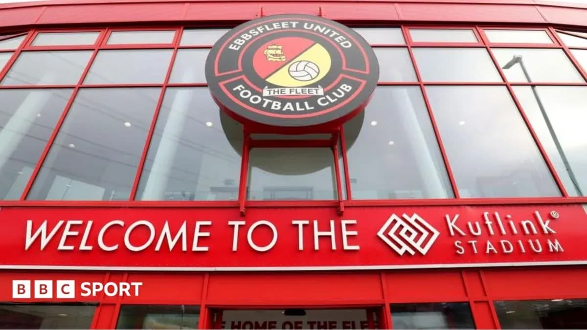 Exterior del estadio Kuflink de Ebbsfleet United