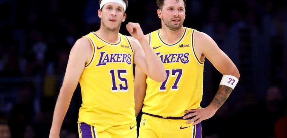 Luka Doncic y Austin Reaves demuestran su conexión en victoria de pretemporada de los Lakers