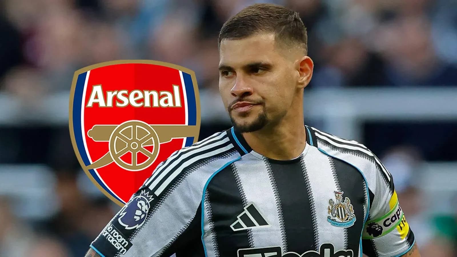 Jugador de Newcastle con camiseta de capitán Jugador de Newcastle con camiseta de capitán