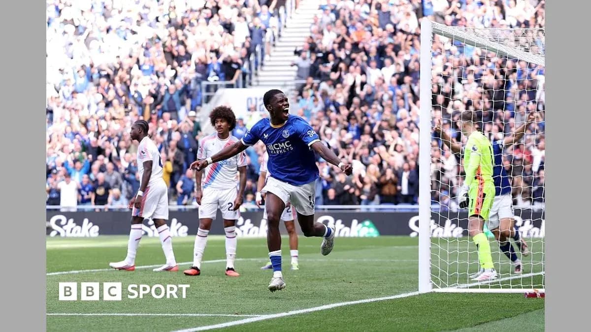 Jugador de Everton celebrando un gol en el estadio Jugador de Everton celebrando un gol en el estadio