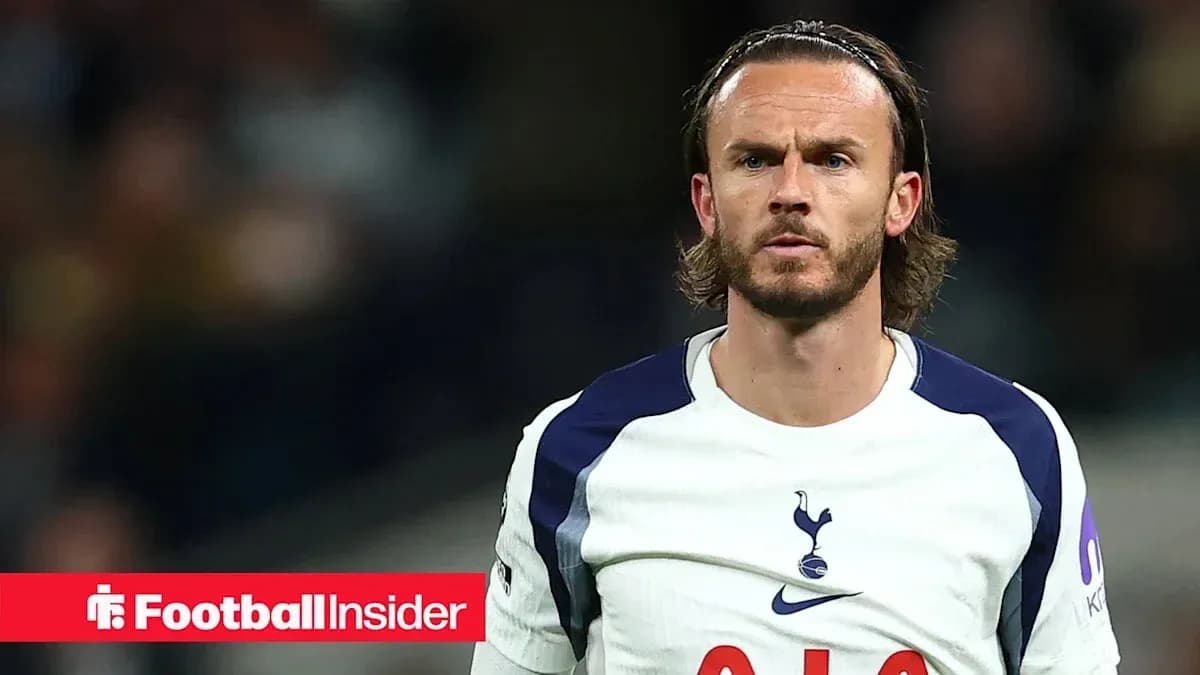 Jugador de Tottenham en el campo durante un partido Jugador de Tottenham en el campo durante un partido