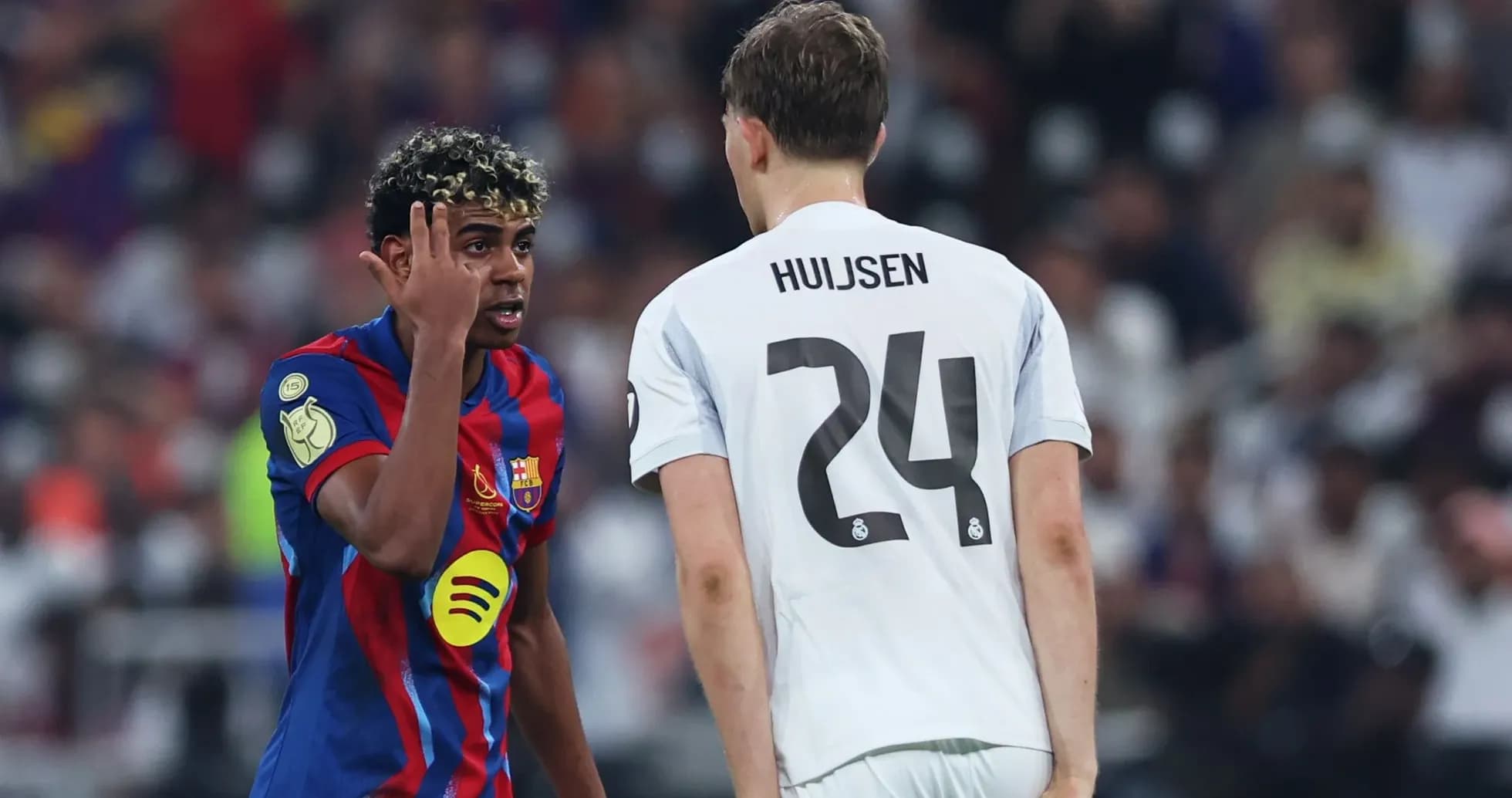Jugadores de Barcelona y Real Madrid en el partido Jugadores de Barcelona y Real Madrid en el partido
