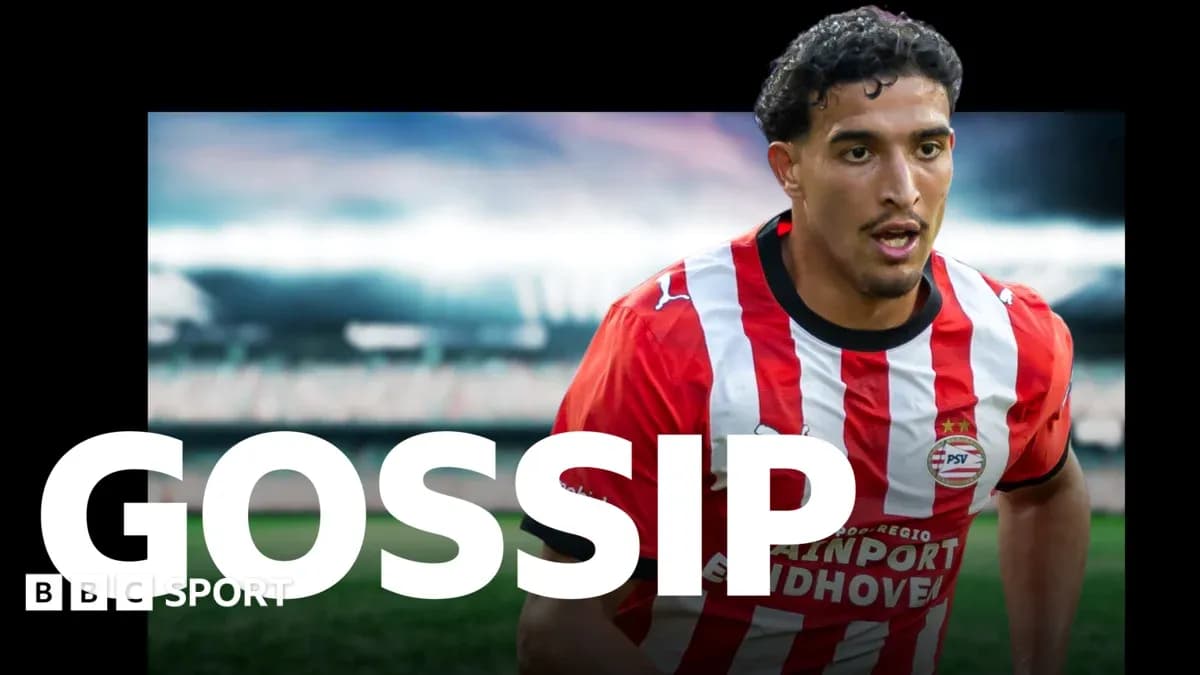 Jugador de PSV corriendo en el estadio durante el partido Jugador de PSV corriendo en el estadio durante el partido