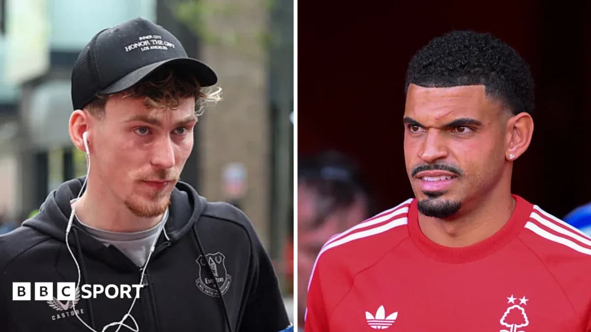 Dos jugadores en diferentes entornos deportivos Dos jugadores en diferentes entornos deportivos
