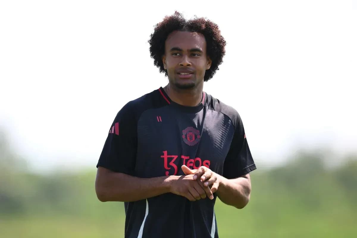 Jugador de Manchester United en sesión de entrenamiento Jugador de Manchester United en sesión de entrenamiento