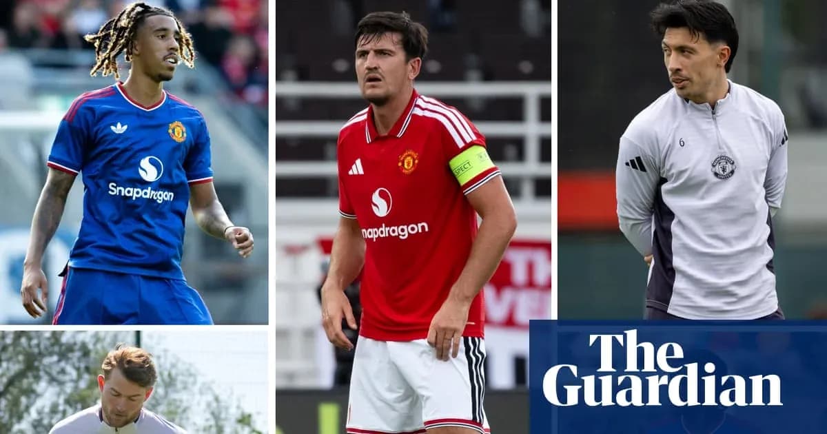 Cuatro jugadores de Manchester United en diferentes acciones Cuatro jugadores de Manchester United en diferentes acciones