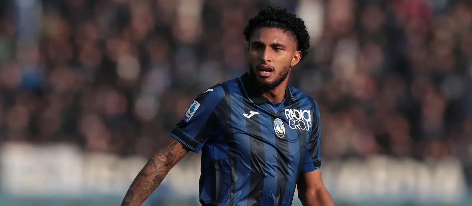 Jugador de Atalanta en el campo durante el partido Jugador de Atalanta en el campo durante el partido