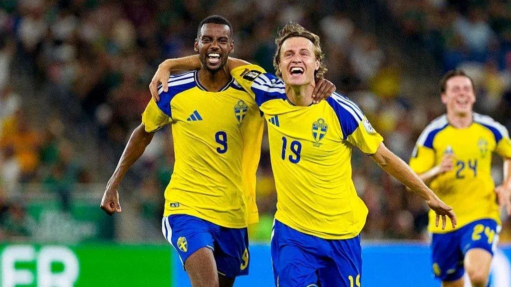Jugadores de Suecia celebrando un gol en partido Jugadores de Suecia celebrando un gol en partido