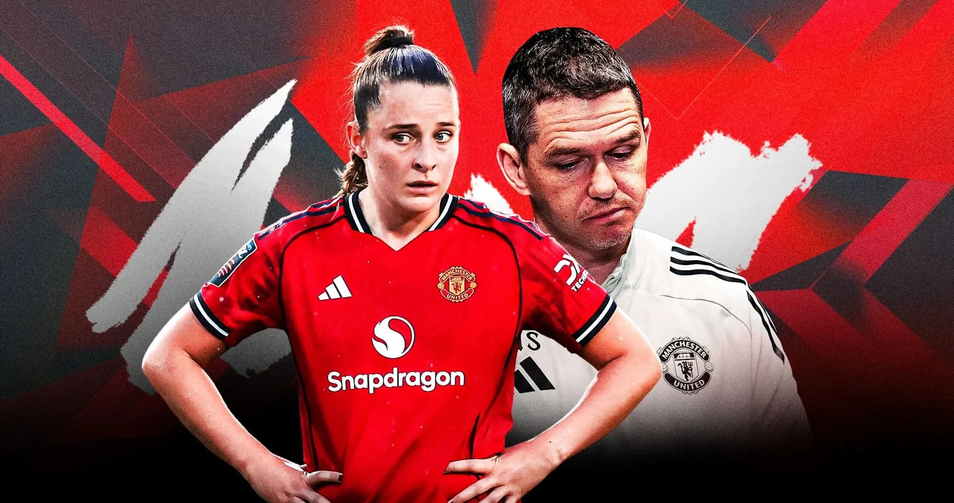Jugadora de Manchester United con entrenador en fondo rojo Jugadora de Manchester United con entrenador en fondo rojo