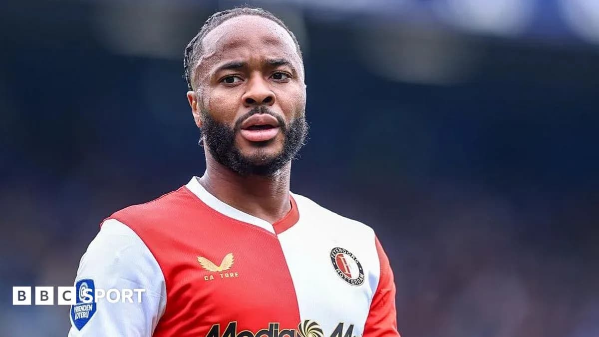 Jugador de Feyenoord en uniforme durante partido Jugador de Feyenoord en uniforme durante partido