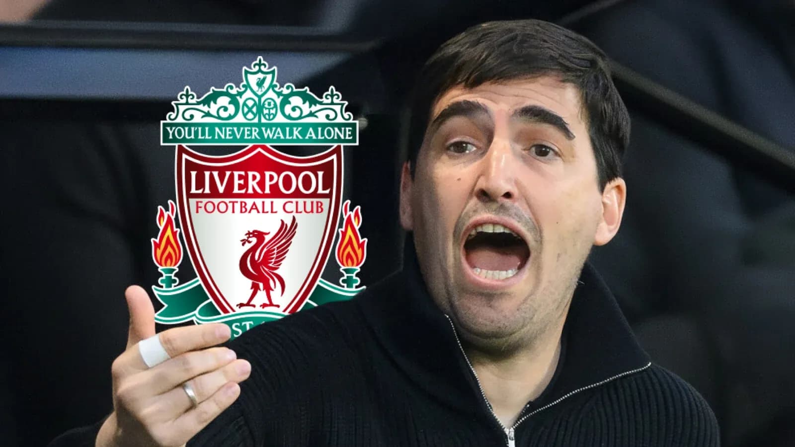 Entrenador señalando durante un partido de Liverpool Entrenador señalando durante un partido de Liverpool