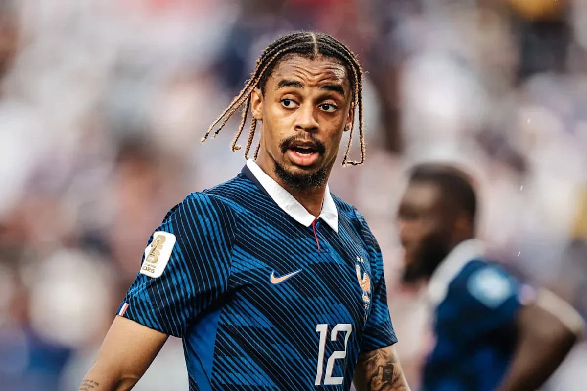 Jugador de Francia en el campo durante el partido Jugador de Francia en el campo durante el partido