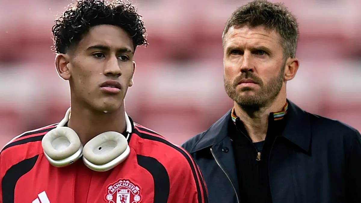 Jugador de Manchester United y entrenador en primer plano Jugador de Manchester United y entrenador en primer plano