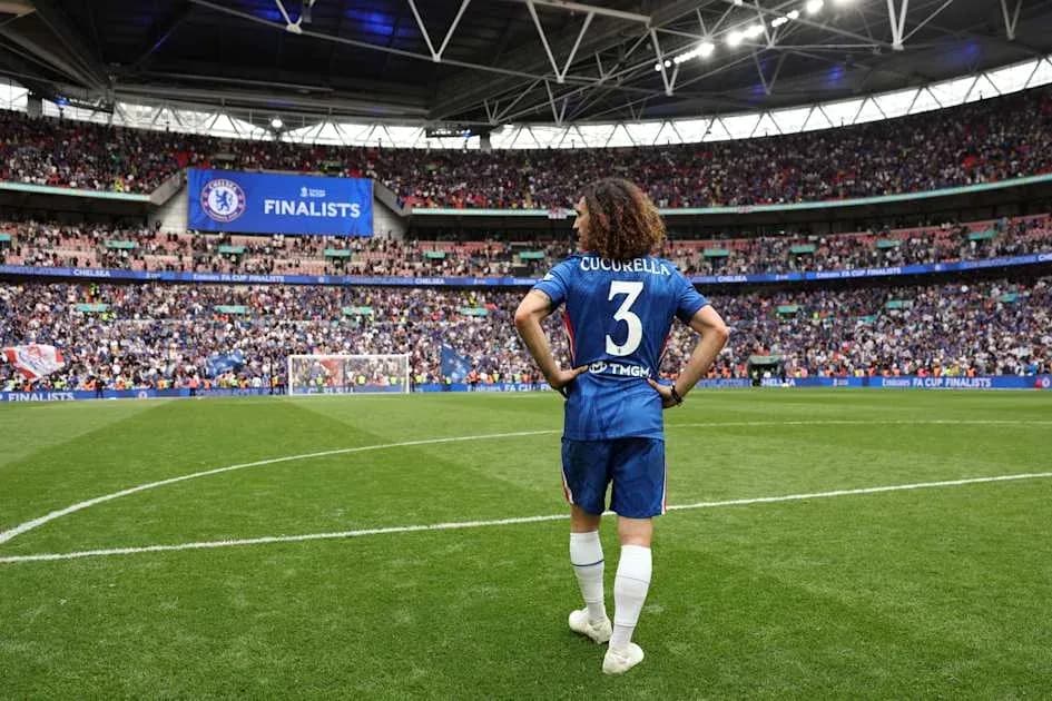 Jugador de Chelsea en el campo durante final Jugador de Chelsea en el campo durante final