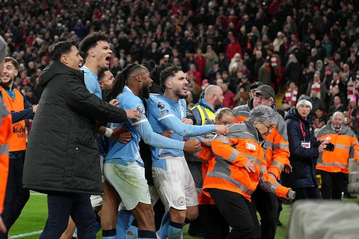 Jugadores de Manchester City celebrando una victoria Jugadores de Manchester City celebrando una victoria