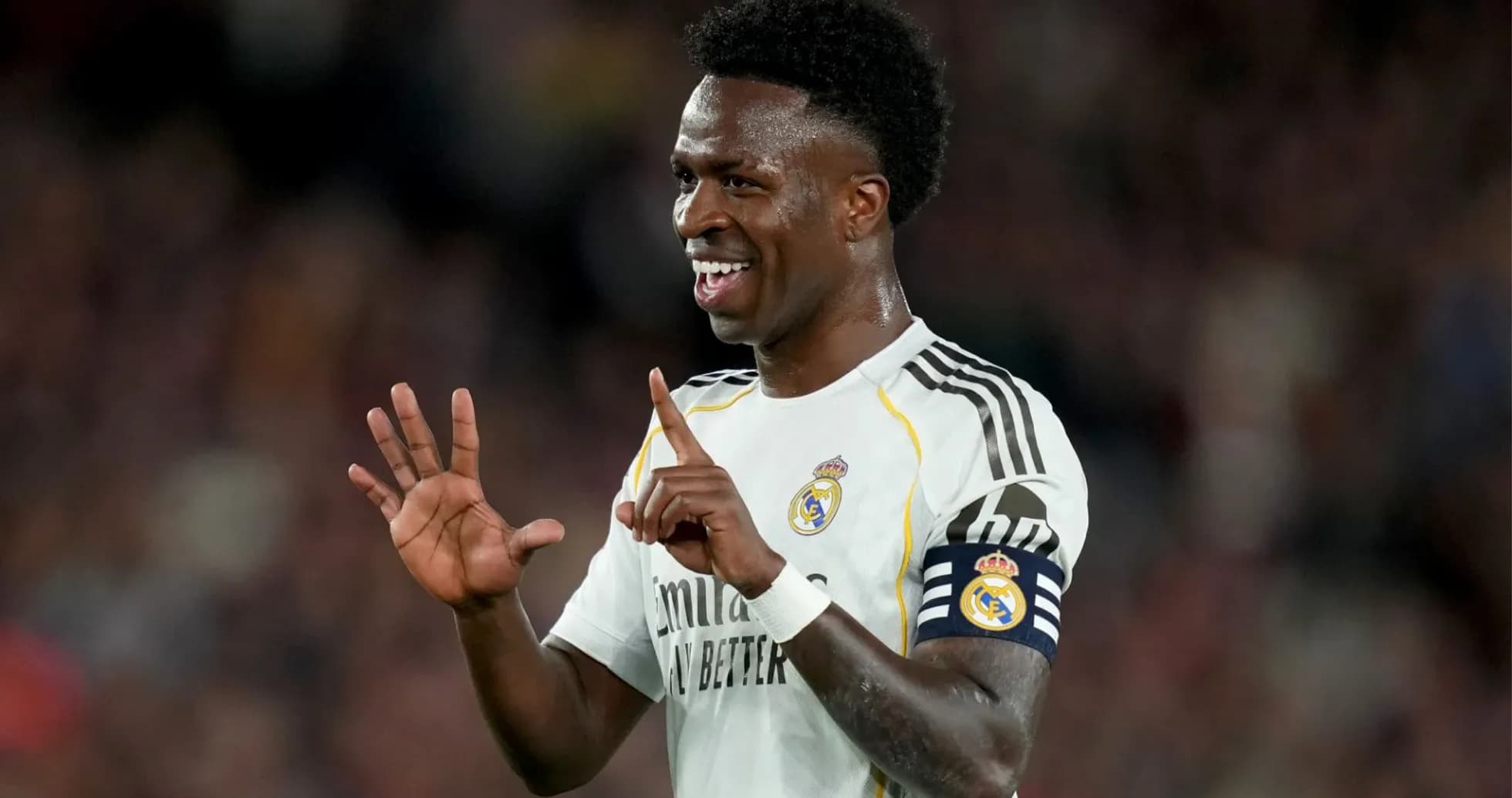 Jugador de Real Madrid celebrando un gol Jugador de Real Madrid celebrando un gol