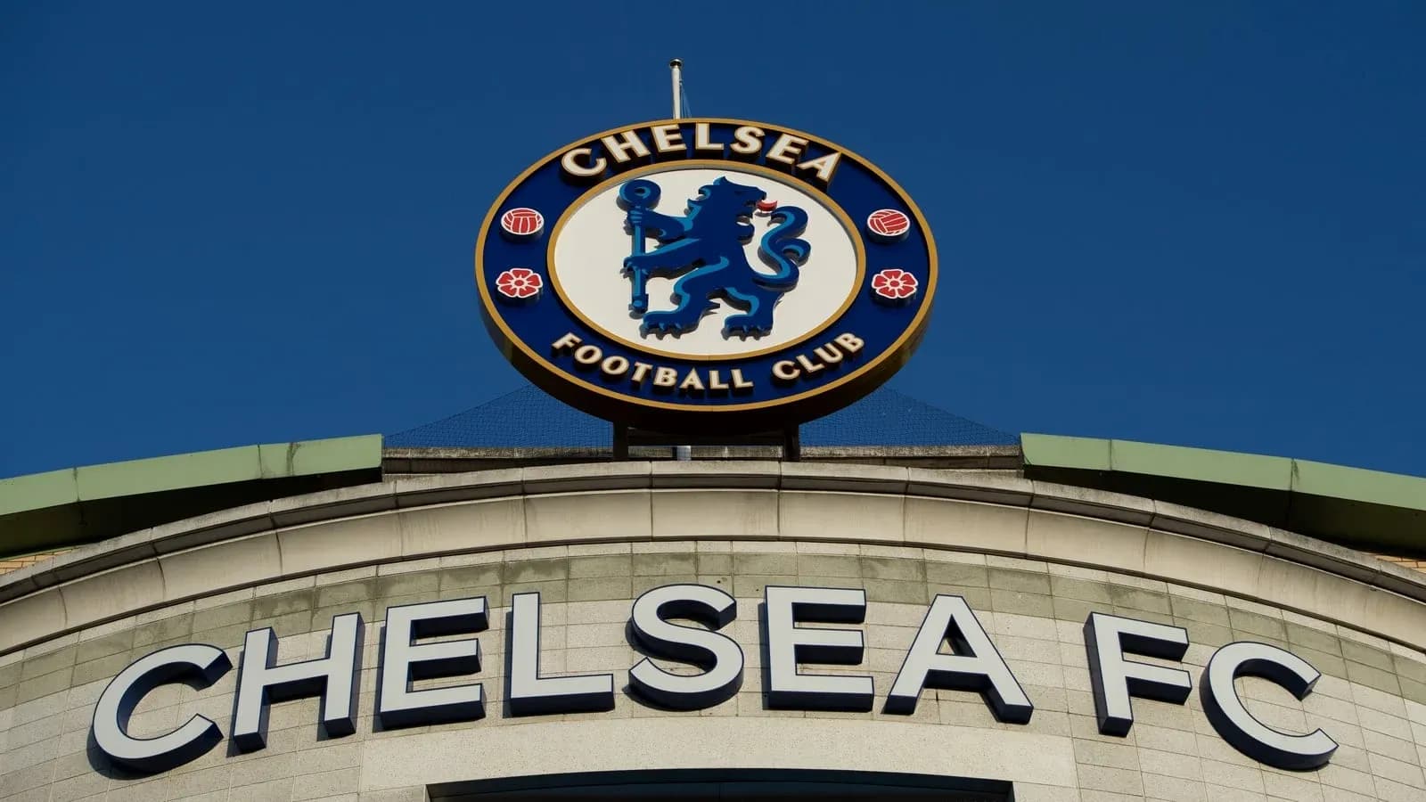 Logotipo de Chelsea Football Club en el estadio Logotipo de Chelsea Football Club en el estadio