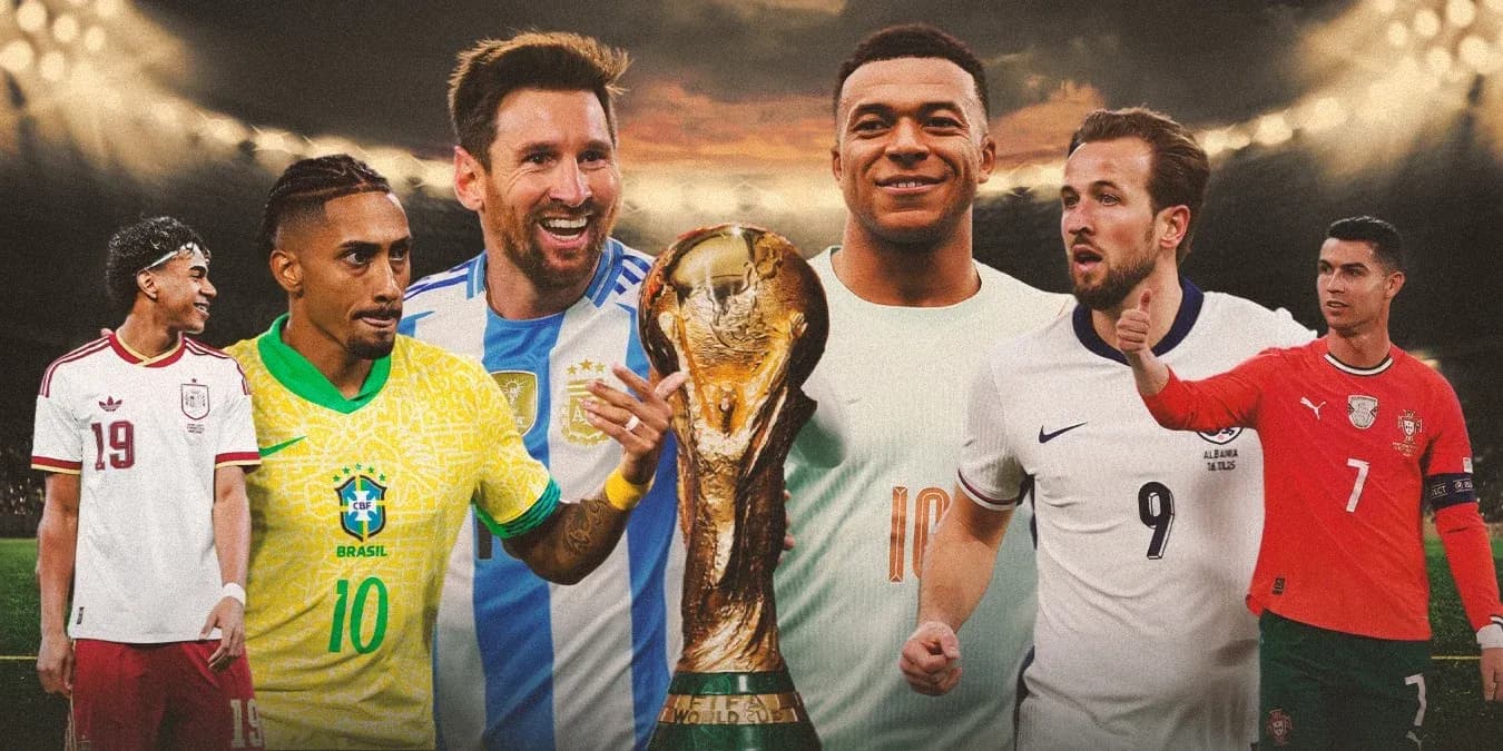 Jugadores destacados sosteniendo la Copa del Mundo Jugadores destacados sosteniendo la Copa del Mundo