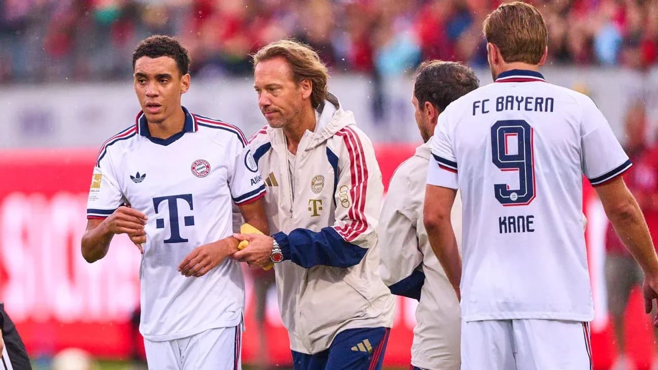 Jugadores de Bayern Múnich en la zona de cambio Jugadores de Bayern Múnich en la zona de cambio