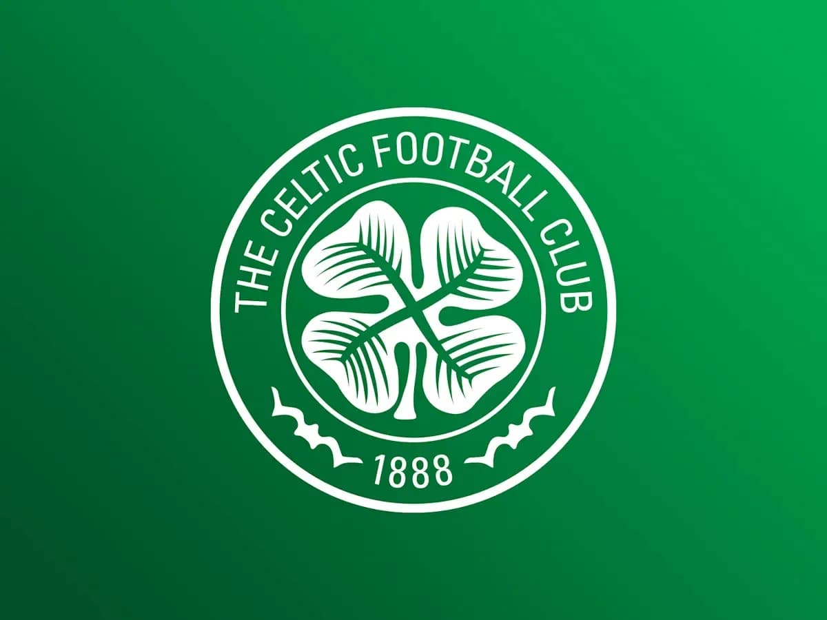 Logo del Celtic Football Club sobre fondo verde Logo del Celtic Football Club sobre fondo verde