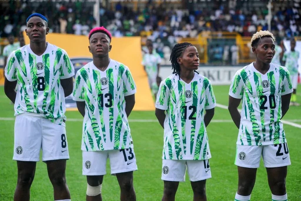 Jugadoras de Nigeria alineadas antes del partido Jugadoras de Nigeria alineadas antes del partido