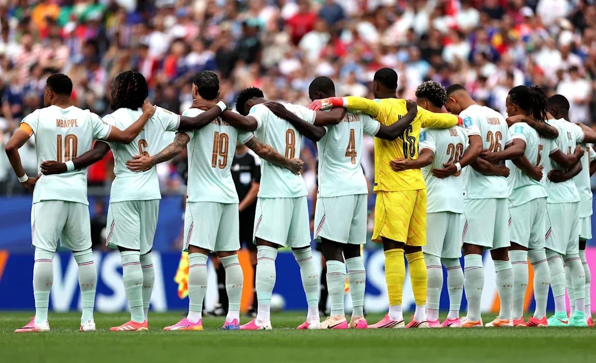 Jugadores de Francia alineados antes del partido Jugadores de Francia alineados antes del partido