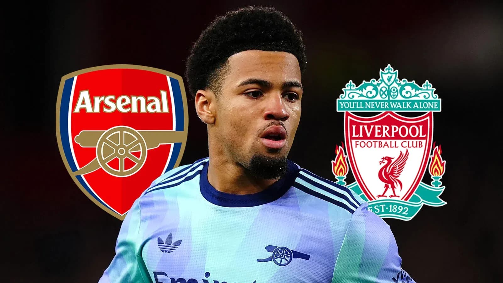 Jugador con logos de Arsenal y Liverpool de fondo Jugador con logos de Arsenal y Liverpool de fondo