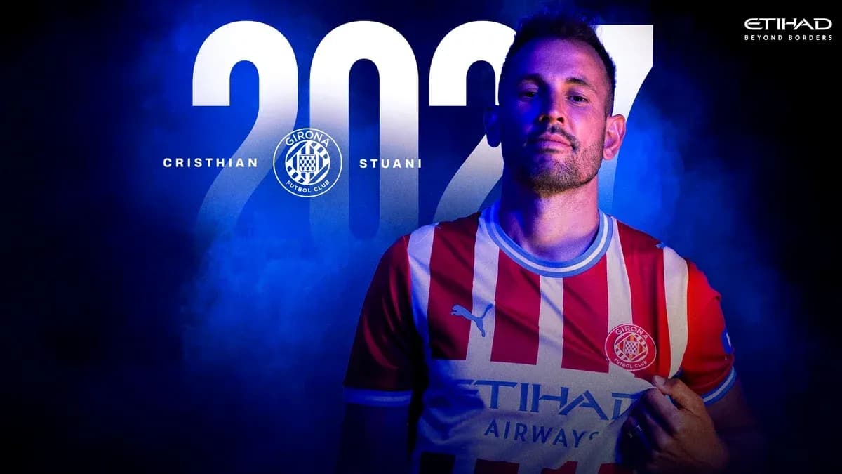 Cristhian Stuani con camiseta de Girona FC Cristhian Stuani con camiseta de Girona FC