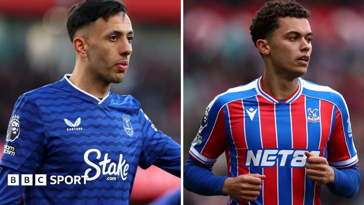 Jugadores de Everton y Crystal Palace en acción Jugadores de Everton y Crystal Palace en acción