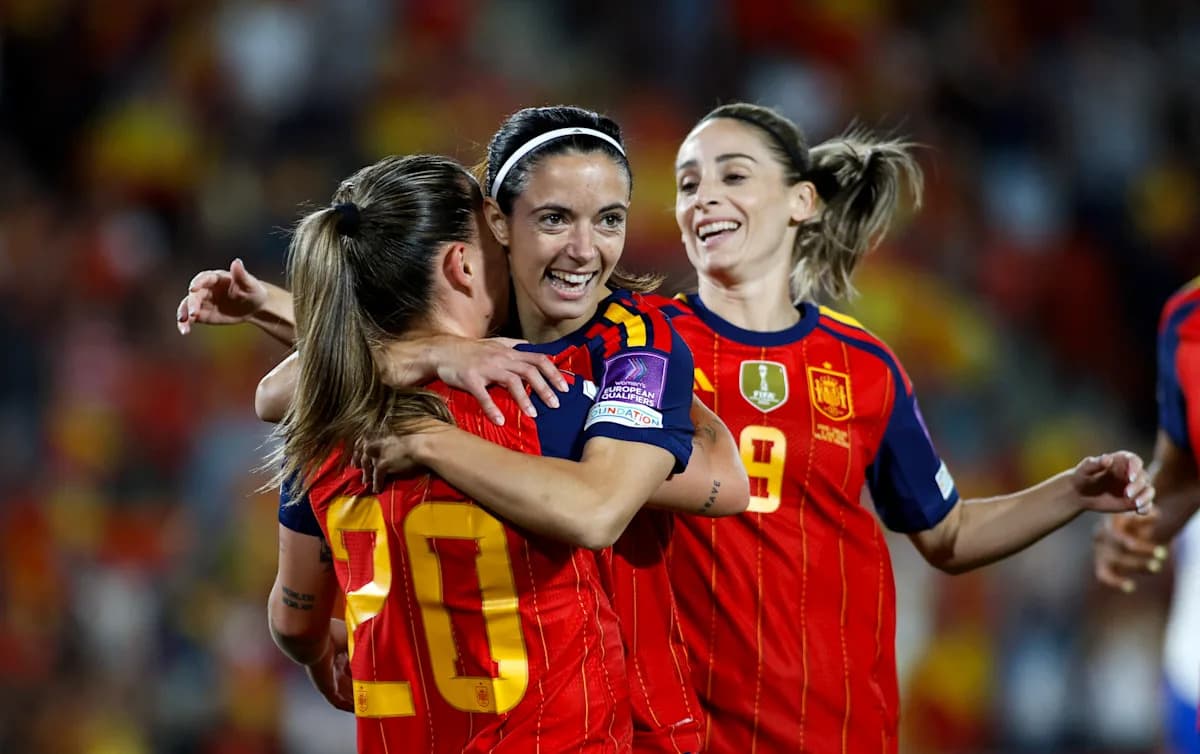 Jugadoras de España celebrando un gol en partido Jugadoras de España celebrando un gol en partido