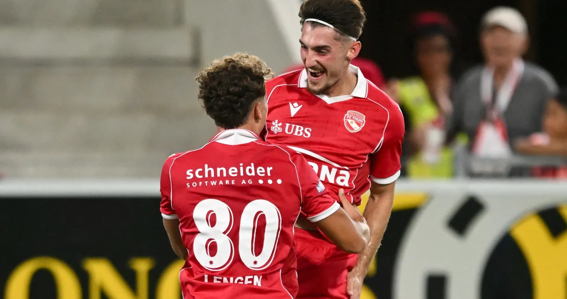 Jugadores de FC Thun celebrando un gol Jugadores de FC Thun celebrando un gol