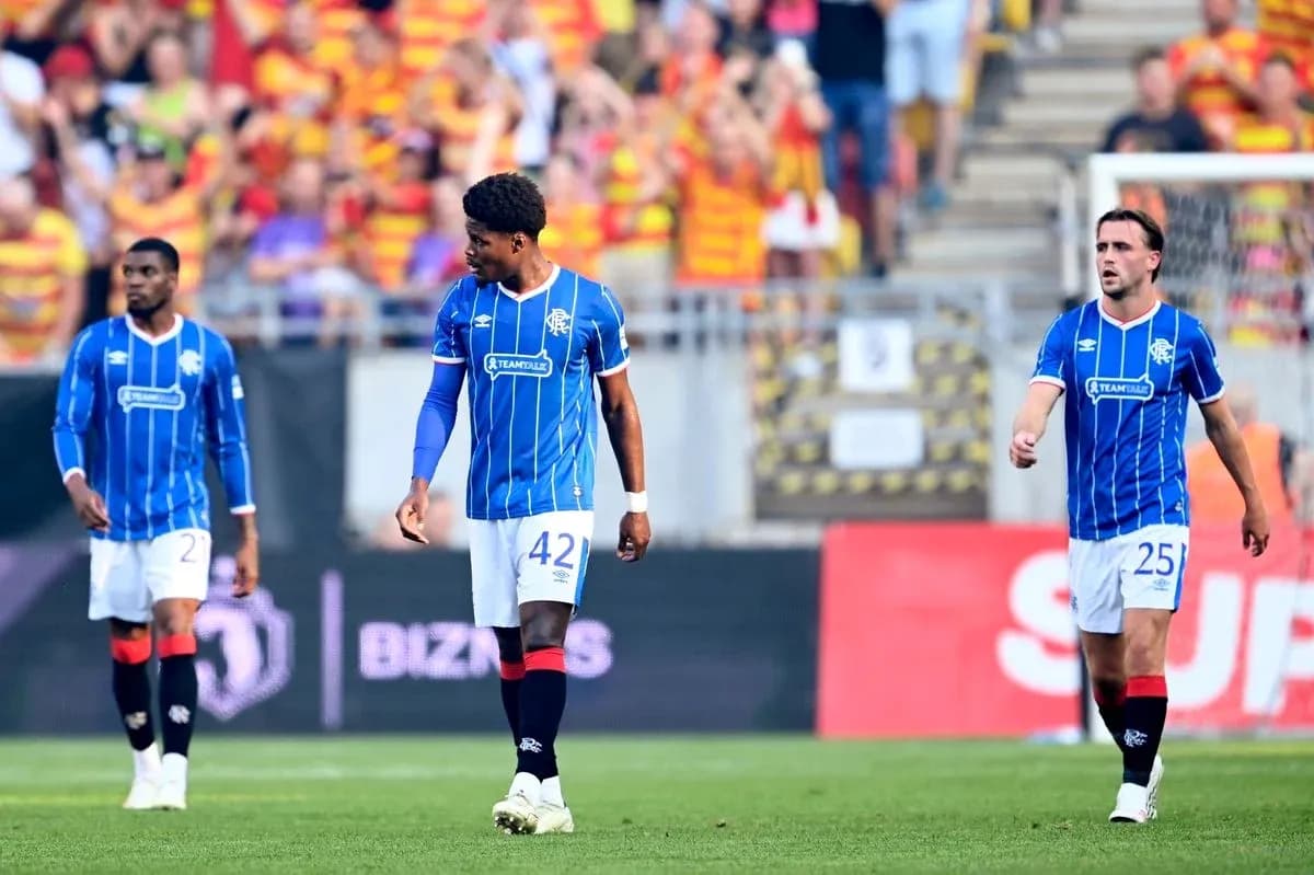 Jugadores del Rangers en el partido de fútbol Jugadores del Rangers en el partido de fútbol