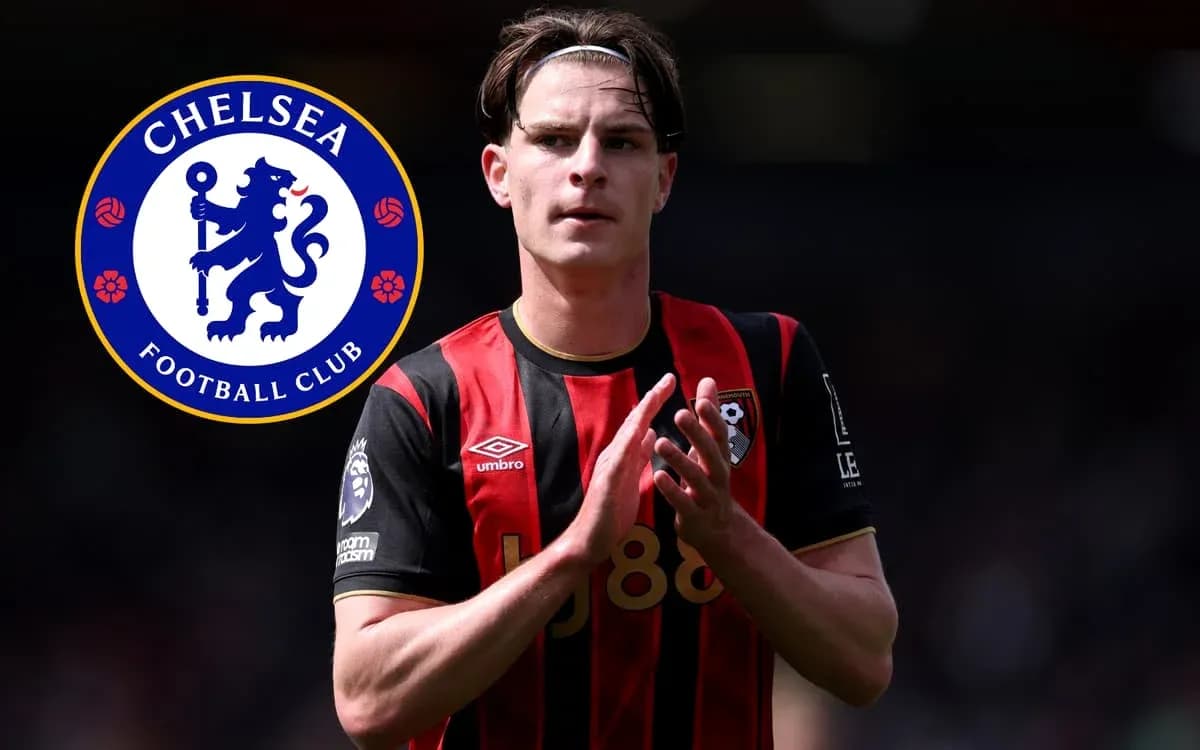 Jugador aplaudiendo con camiseta de Bournemouth Jugador aplaudiendo con camiseta de Bournemouth
