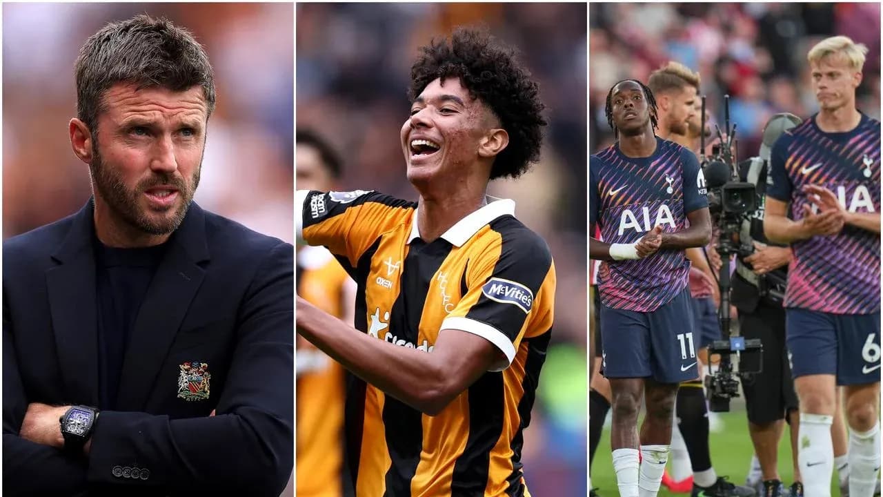 Entrenador y jugadores de fútbol en diferentes momentos Entrenador y jugadores de fútbol en diferentes momentos
