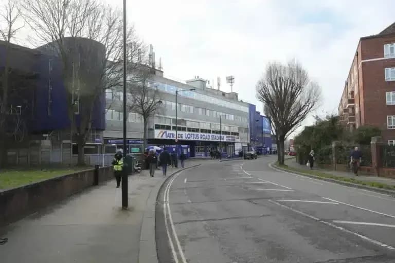 Fachada del estadio Loftus Road en Londres Fachada del estadio Loftus Road en Londres