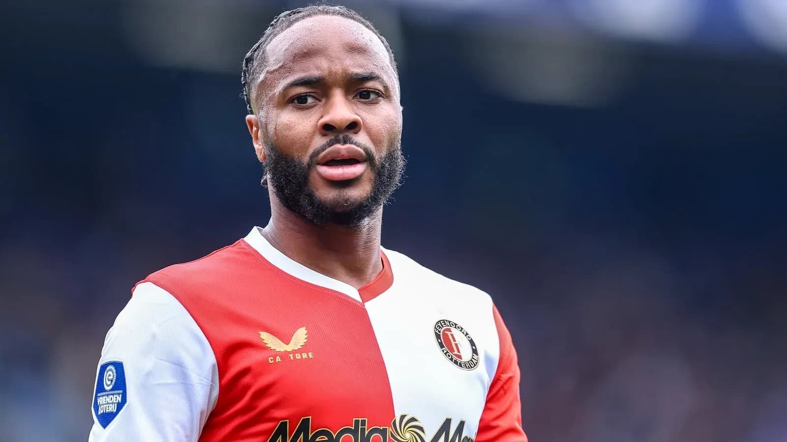 Jugador de Feyenoord en el campo durante partido Jugador de Feyenoord en el campo durante partido