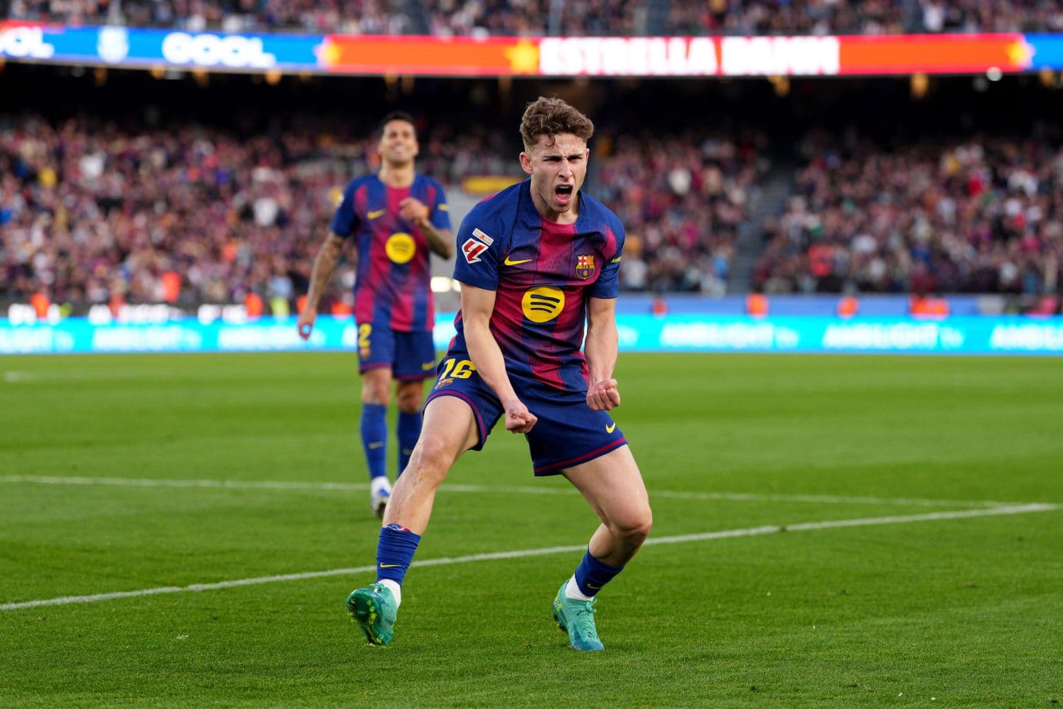 Gavi celebrando un gol con el Barça Gavi celebrando un gol con el Barça