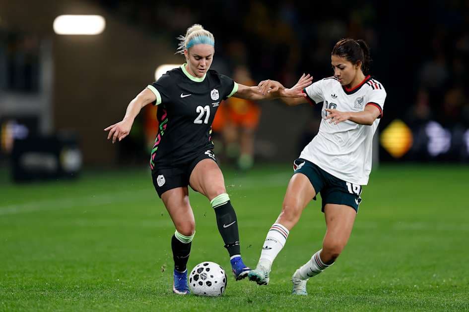 Jugadora de México desafiando a jugadora de Estados Unidos Jugadora de México desafiando a jugadora de Estados Unidos
