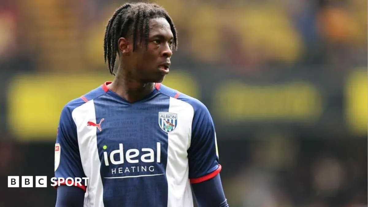Jugador de West Bromwich Albion en el campo Jugador de West Bromwich Albion en el campo