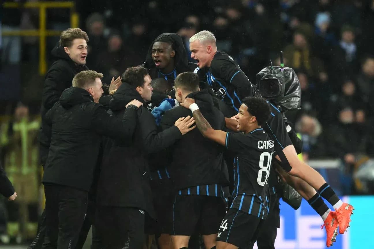 Jugadores de Club Brugge celebrando un gol Jugadores de Club Brugge celebrando un gol