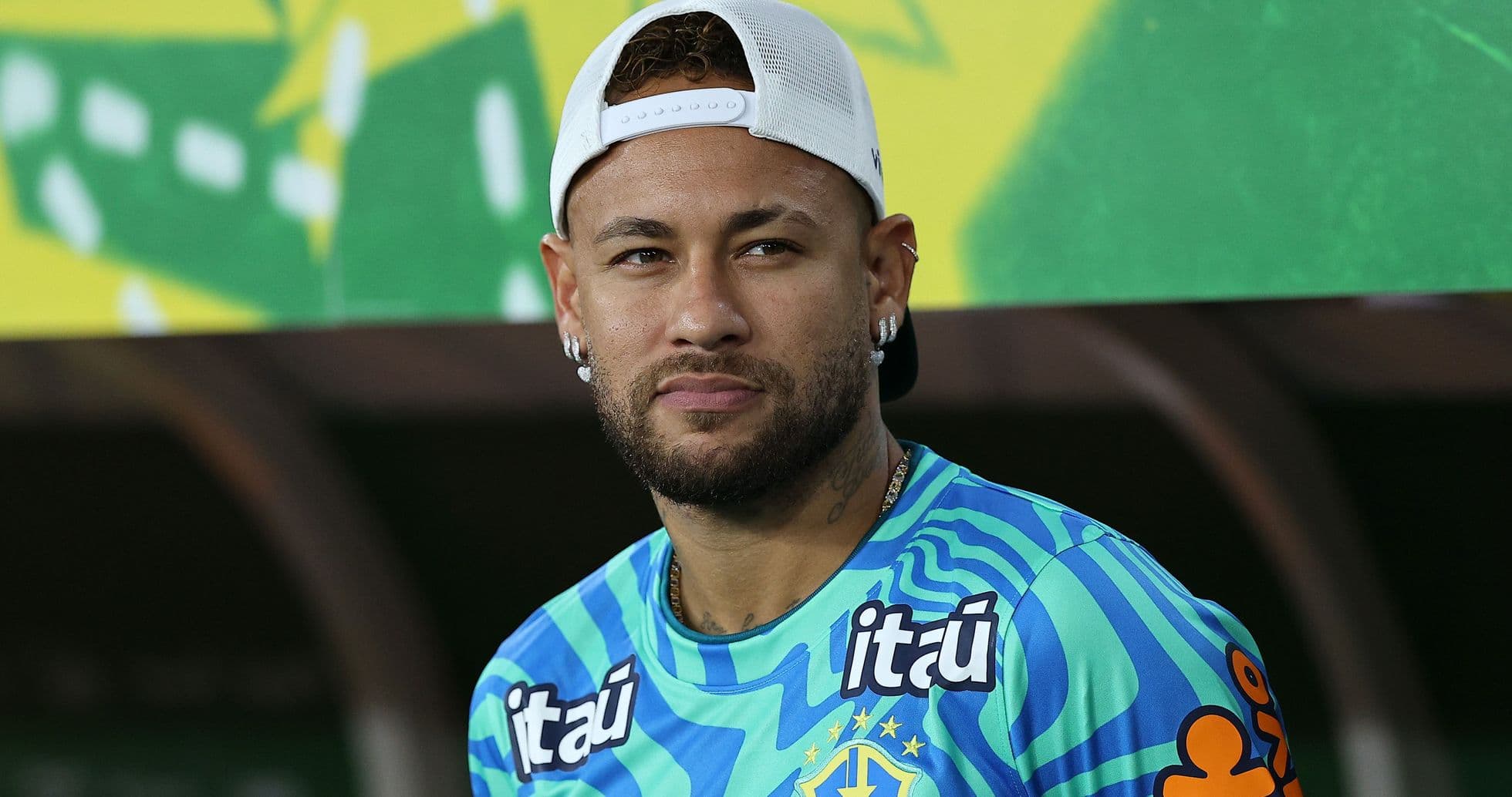 Jugador de Brasil en la banca de suplentes Jugador de Brasil en la banca de suplentes